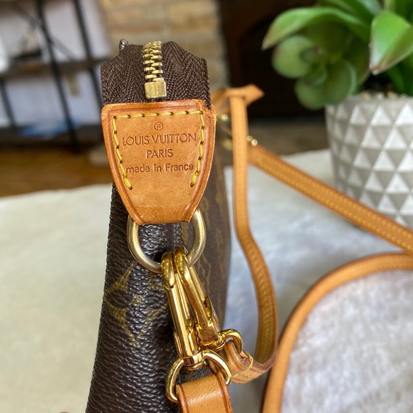 ❤️authentic lv Reposhing purse - Picture 6 of 16
